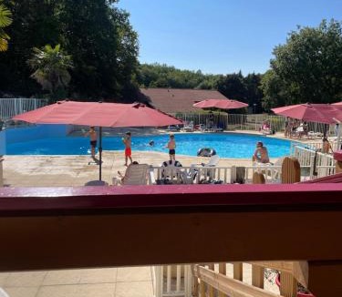 Mauroux Ski Chalet | Chalet des bois - Piscine - Aire de jeux - Draps