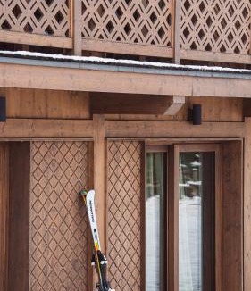 Le Praz Apartment | Chalet des Cerisiers - Luxe et Parking à Courchevel le Praz
