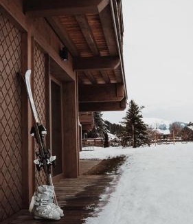 Le Praz Apartment | Chalet des Cerisiers - Luxe et Parking à Courchevel le Praz