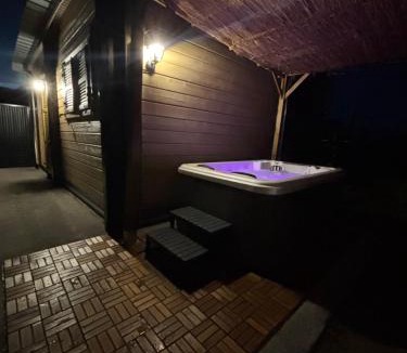 Chassey-les-Montbozon Ski Chalet | Chalet Des Aigrettes- Jacuzzi privatif