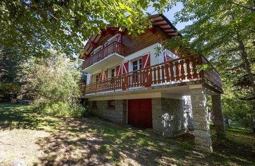 Superbolquere House | Chalet des Melezes - Four Bedroom House, Sleeps 9