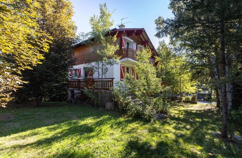 Superbolquere House | Chalet des Melezes - Four Bedroom House, Sleeps 9