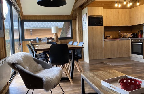 Les Angles Ski Chalet | Chalet des Oursons aux Angles with lake view