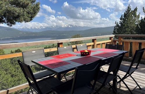 Les Angles Ski Chalet | Chalet des Oursons aux Angles with lake view