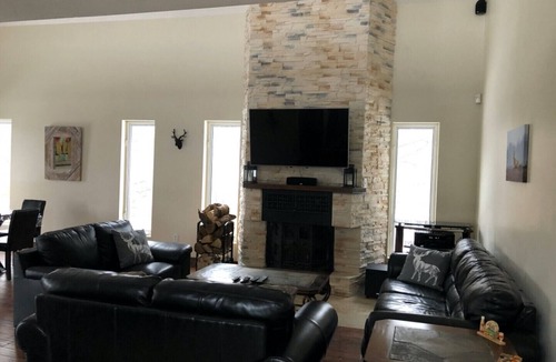 Sainte-Ann-des-Lacs Cottage | Chalet Divin #076 with inside pool