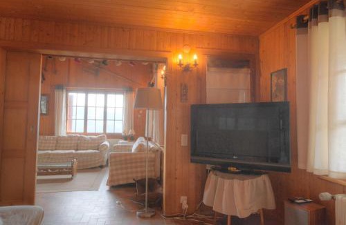 Anzere Ski Chalet | Chalet Dix loups a Anzere avec vue sur les Alpes