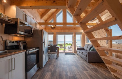 Gaspe Ski Chalet | Chalet double arrière style suisse