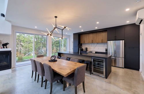 Saint-Jean-des-Piles Ski Chalet | Chalet du Barrage Lakefront & Private Dock