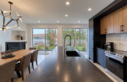Saint-Jean-des-Piles Ski Chalet | Chalet du Barrage Lakefront & Private Dock