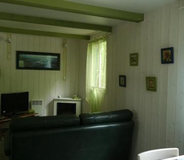 Argentre-du-Plessis Ski Chalet | Chalet Du Bas-Mée