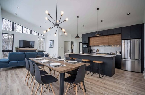 Saint-Faustin-Lac-Carre Ski Chalet | Chalet du Golf with Spa
