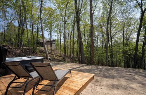 Saint-Faustin-Lac-Carre Ski Chalet | Chalet du Golf with Spa