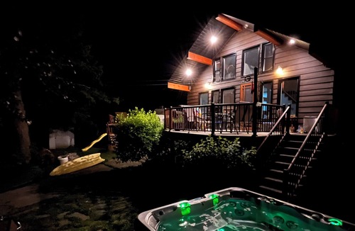 Lac-Drolet Ski Chalet | Chalet du lac à la montagne - Lake and spa