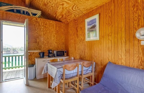 Saint-Jacques-d'Ambur Ski Chalet | Chalet en pleine nature ! Balcon + vue sur le lac
