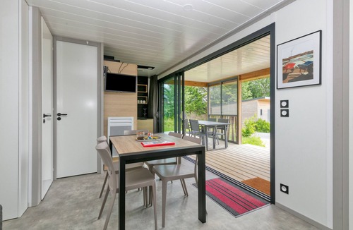 Guerande Ski Chalet | Chalet 'Éco Mary, Nature Et Piscine' with Shared Pool, Shared Terrace and Wi-Fi