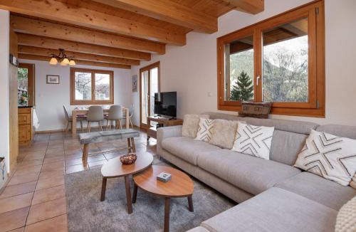 Chamoson Ski Chalet | Chalet Ecureuil noir by Interhome