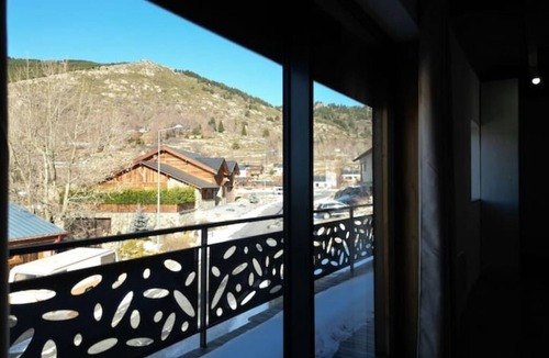 Egat Ski Chalet | Chalet Egat - Mountain Escape with Jacuzzi, Sauna and Breathtaking View