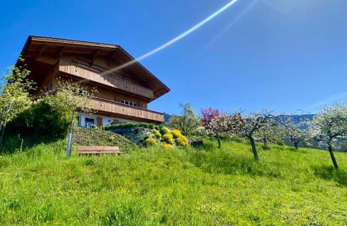 Sigriswil Ski Chalet | CHALET EGGLEN "Typical Swiss House, Best Views, Private Jacuzzi"