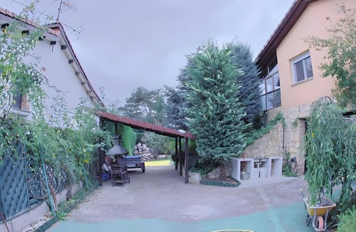 El Rasillo de Cameros Ski Chalet | Chalet 'El Cerezo Rojo' with Lake View, Wi-Fi and Air Conditioning