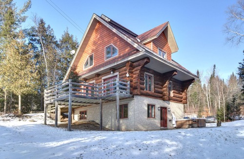 Labelle Ski Chalet | Chalet en Bois Rond Avec Spa, Sauna et Hammam