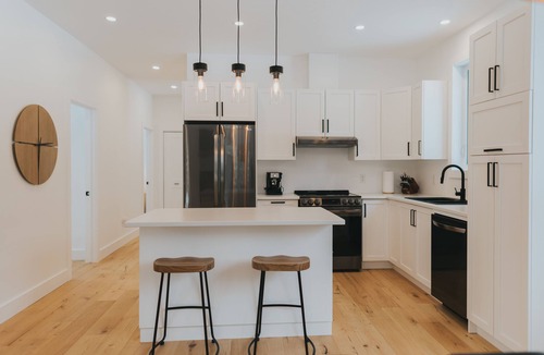 Amherst House | Chalet en Forêt Avec spa et Foyer Extérieur