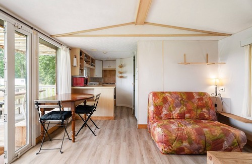 Broons Ski Chalet | Chalet 'En Pleine Nature' with Shared Garden