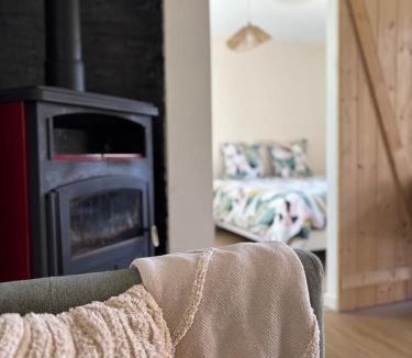 Manzat Ski Chalet | Chalet et étang, exclusivement privée