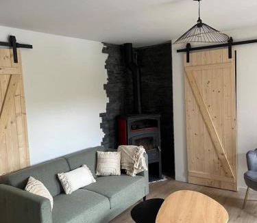 Manzat Ski Chalet | Chalet et étang, exclusivement privée