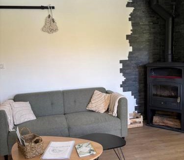 Manzat Ski Chalet | Chalet et étang, exclusivement privée