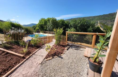 Saint-Affrique Ski Chalet | Chalet et jacuzzi, Sawadee lodge spa
