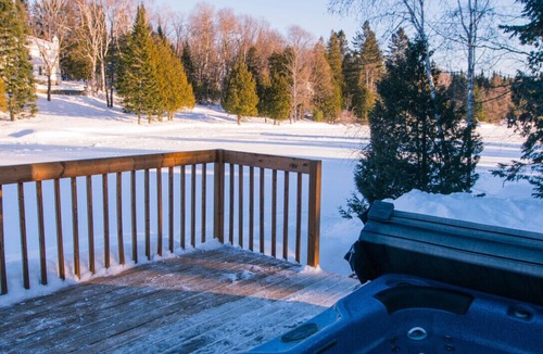 Saint-Calixte Cottage | Chalet et spa : Le Baron