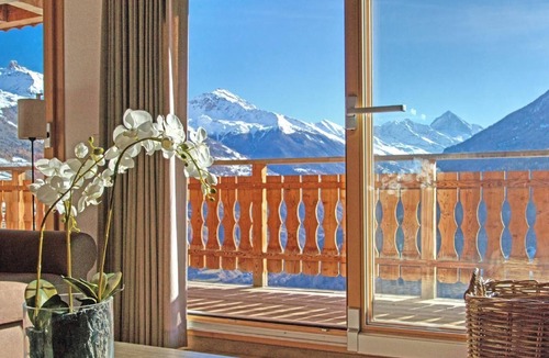 Heremence Ski Chalet | Chalet Falcons Nest