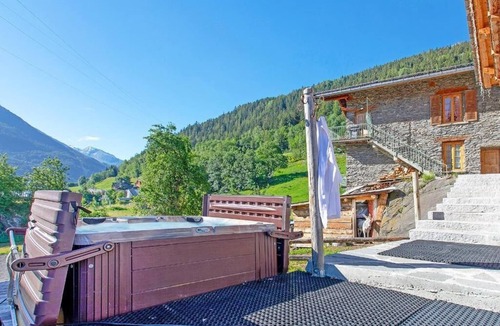 Villaroger House | Chalet Farmhouse