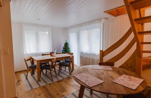 Bangerten House | Chalet Flora Mountain view with Private Garden
