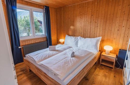 Bangerten House | Chalet Flora Mountain view with Private Garden