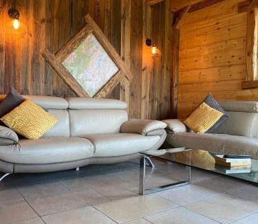 Huez-en-Oisans Ski Chalet | Chalet Fontaines