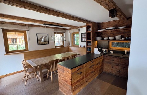 Grimentz Ski Chalet | Chalet for 8-9 people close to the slopes and the village: 3 bedrooms with double beds - 1 bedroom w