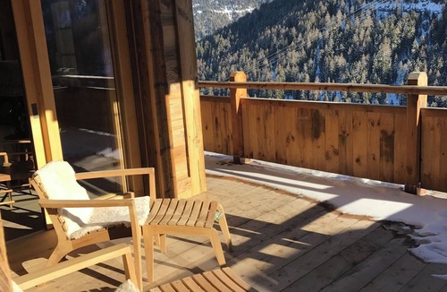 Grimentz Ski Chalet | Chalet for 8-9 people close to the slopes and the village: 3 bedrooms with double beds - 1 bedroom w