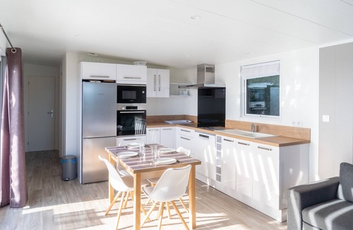 Bretignolles-sur-Mer Ski Chalet | Chalet for 4 adults/2 children with swimming pool