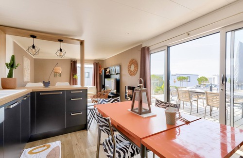 Bretignolles-sur-Mer Ski Chalet | Chalet for 6 in a residence with swimming pool