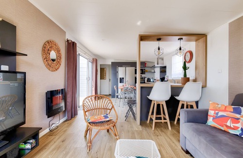 Bretignolles-sur-Mer Ski Chalet | Chalet for 6 in a residence with swimming pool