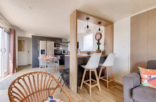 Bretignolles-sur-Mer Ski Chalet | Chalet for 6 in a residence with swimming pool