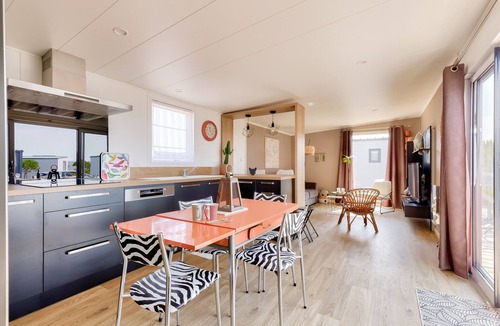 Bretignolles-sur-Mer Ski Chalet | Chalet for 6 in a residence with swimming pool