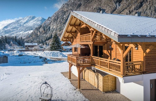 La Chapelle-d'Abondance Ski Chalet | Chalet Les Vardafes - ski and spa holiday for 8 - OVO Network