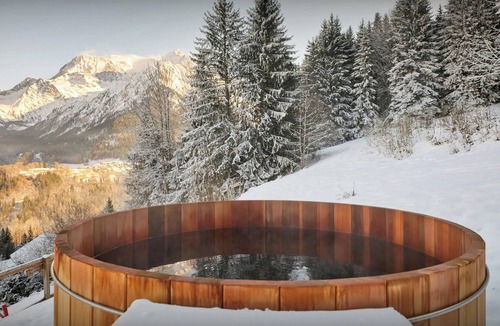 Saint-Nicolas-de-Veroce Ski Chalet | Chalet Piccolo - ski holiday with spa (max 10 adults) - OVO Network