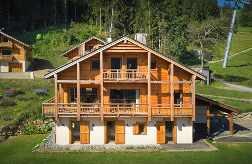 Saint-Nicolas-de-Veroce Ski Chalet | Chalet Piccolo - ski holiday with spa (max 10 adults) - OVO Network