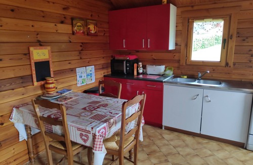 Saint-Leger-de-Fougeret Ski Chalet | Chalet des Michots