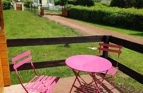 Saint-Leger-de-Fougeret Ski Chalet | Chalet des Michots