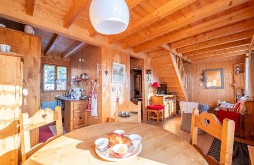 Saint-Laurent-en-Grandvaux House | Chalet L’Embellie - Chalet avec piscine partagée
