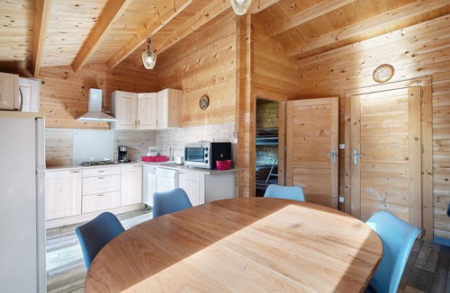 Saint-Martial-de-Nabirat RV Rental | “Chalet” with Shared Pool, Wi-Fi, and Air Conditioning